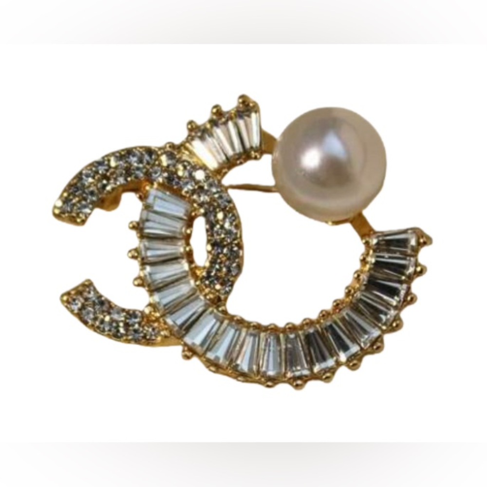 Luxurious Brooch with Sparkly Crystals&Pearl